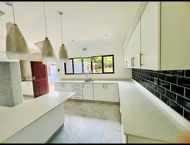 5 BEDROOM HOUSE FOR SALE IN GRAYLEIGH